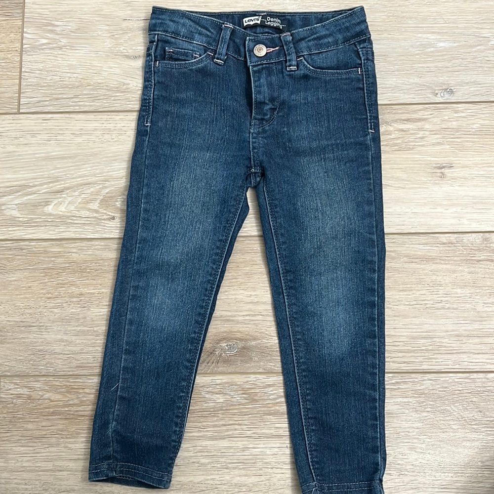 Toddler girls size 3t Levi’s jeans